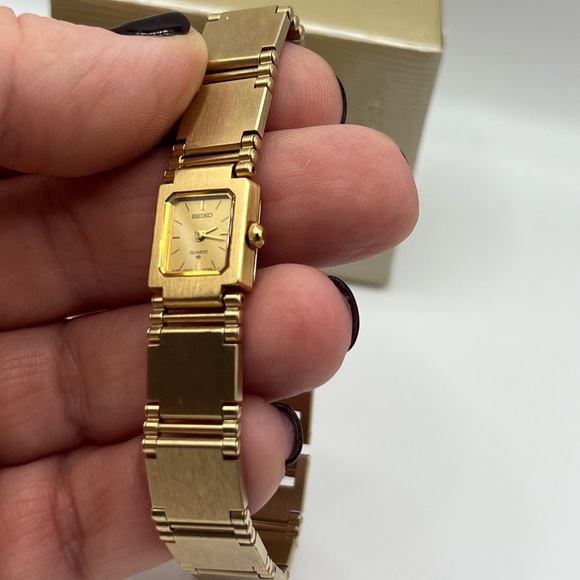 Vintage Seiko Ladies Watch Gold. Stainless steel bracelet. Japan movement. - Picture 6 of 11